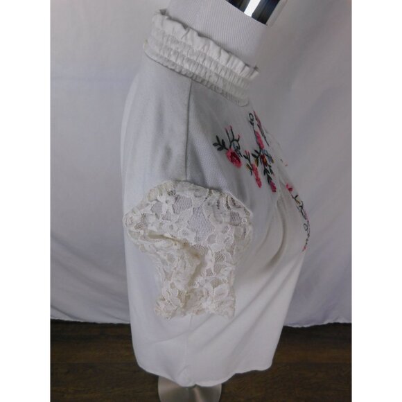 Time and Tru Embroidered Blouse M White Boho Cottagecore Lace - Picture 9 of 16